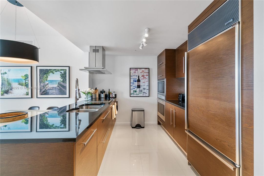 Recently Sold: $1,125,000 (2 beds, 2 baths, 1518 Square Feet)