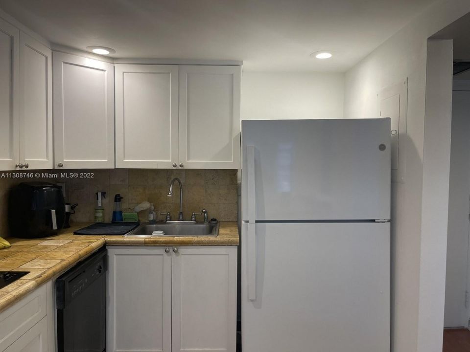 Recently Rented: $2,700 (1 beds, 1 baths, 868 Square Feet)