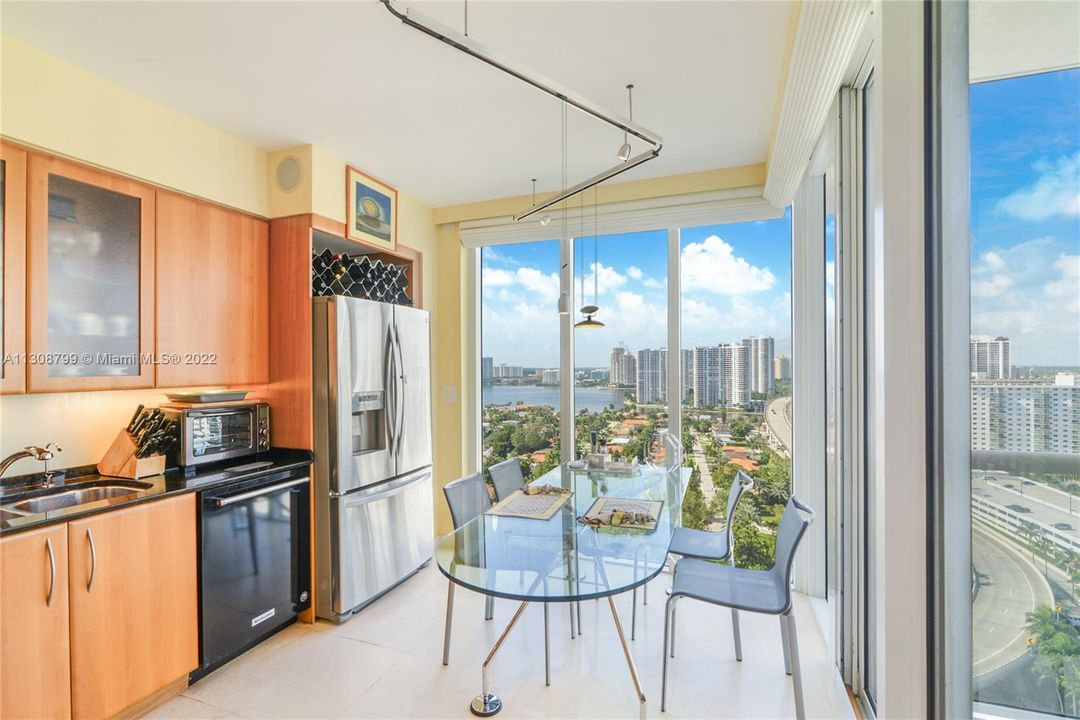 Recently Sold: $1,950,000 (3 beds, 4 baths, 2440 Square Feet)