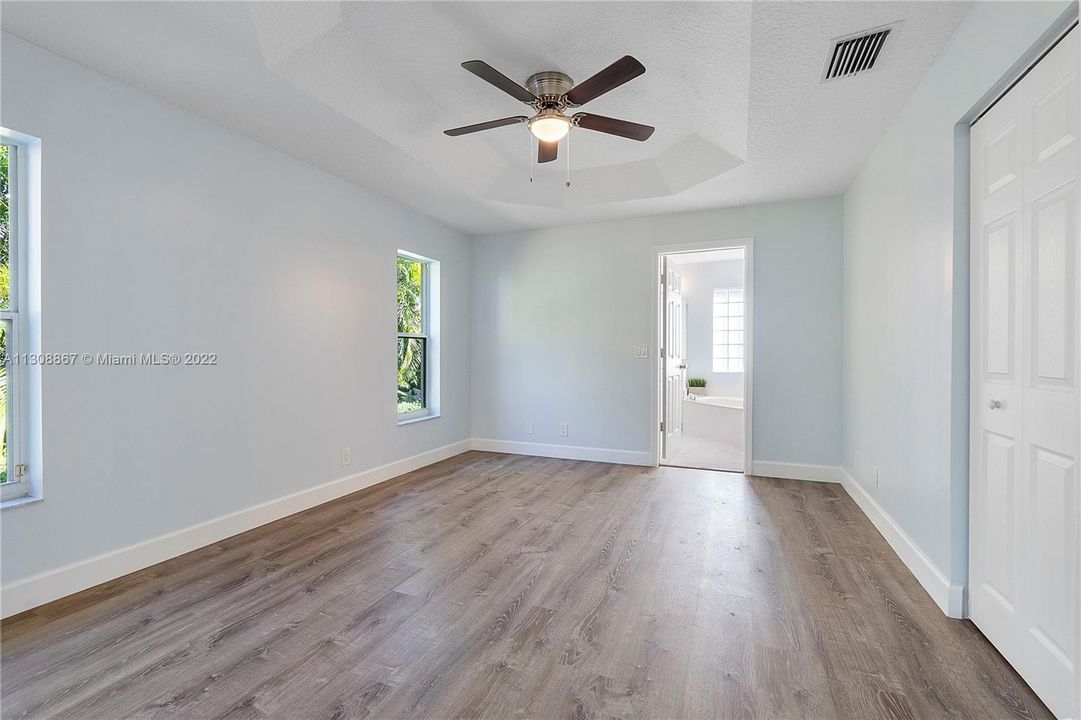 Recently Sold: $447,500 (3 beds, 2 baths, 1474 Square Feet)