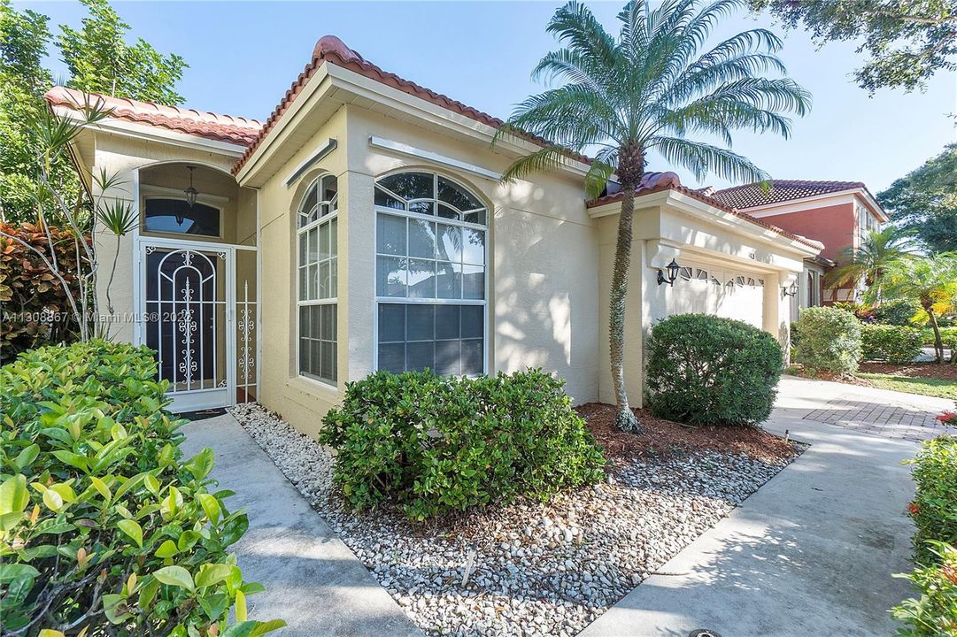 Recently Sold: $447,500 (3 beds, 2 baths, 1474 Square Feet)