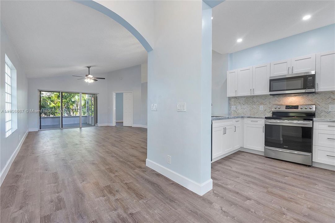 Recently Sold: $447,500 (3 beds, 2 baths, 1474 Square Feet)