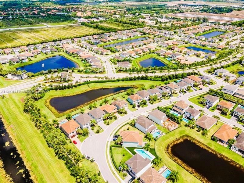 Recently Sold: $1,498,000 (6 beds, 5 baths, 3592 Square Feet)