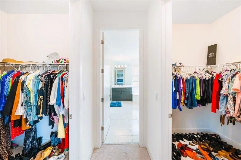 Recently Sold: $1,498,000 (6 beds, 5 baths, 3592 Square Feet)