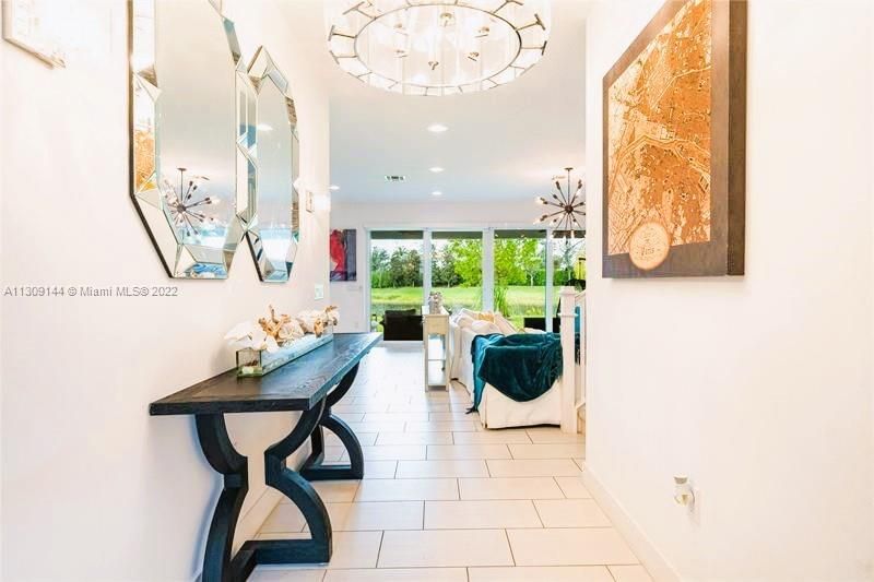 Recently Sold: $1,498,000 (6 beds, 5 baths, 3592 Square Feet)