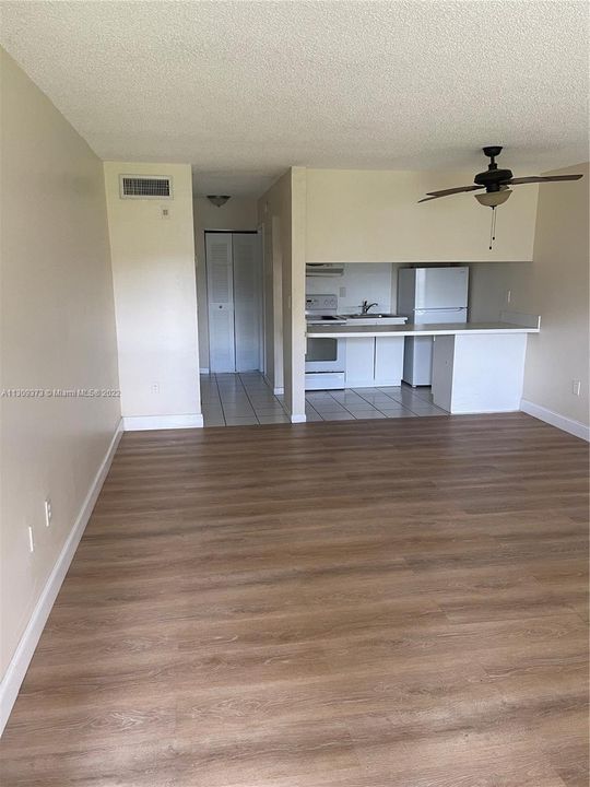 Recently Rented: $1,100 (0 beds, 1 baths, 440 Square Feet)
