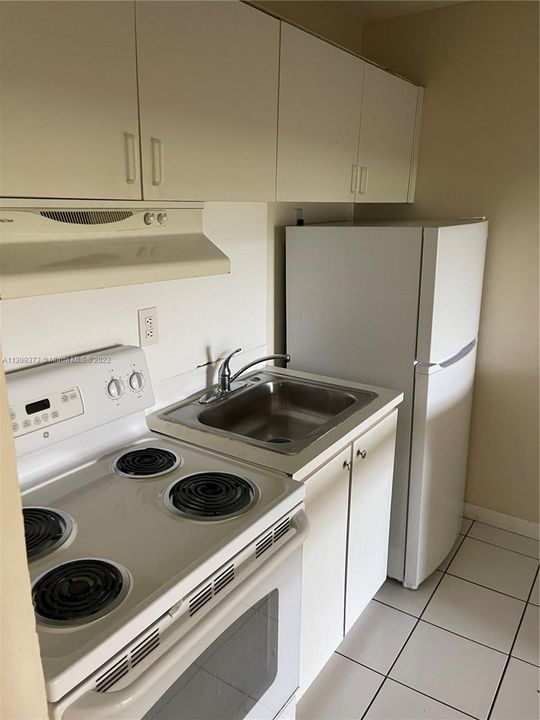 Recently Rented: $1,100 (0 beds, 1 baths, 440 Square Feet)