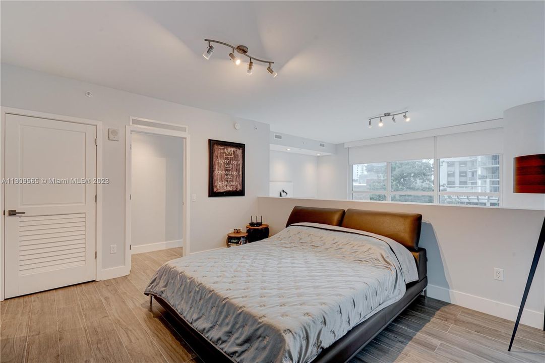 Recently Sold: $729,000 (1 beds, 1 baths, 1080 Square Feet)