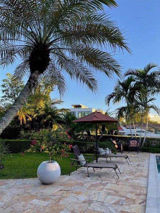 最近售出: $3,100,000 (0.32 acres)