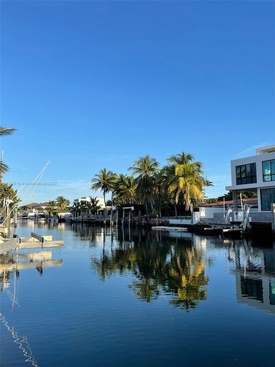 最近售出: $3,100,000 (0.32 acres)