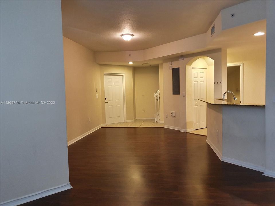 Recently Rented: $2,650 (2 beds, 2 baths, 1151 Square Feet)