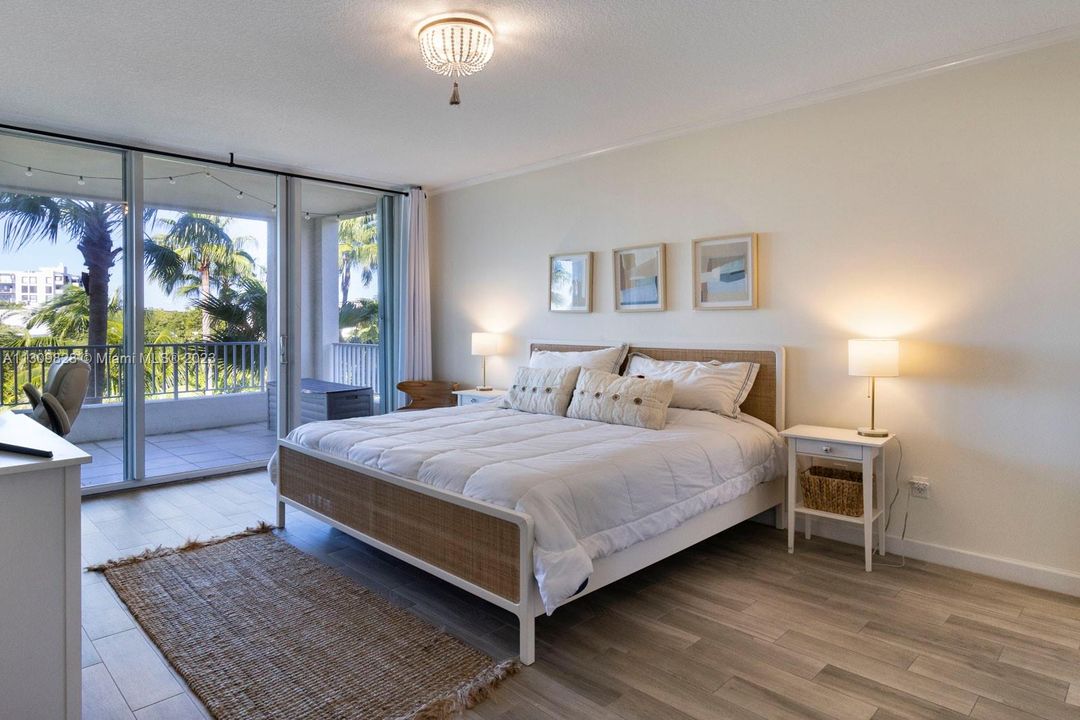 Recently Sold: $1,650,000 (2 beds, 2 baths, 1700 Square Feet)