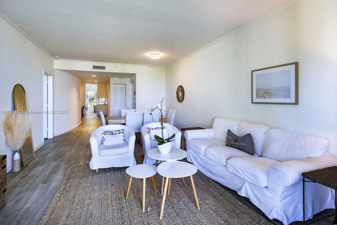 Recently Sold: $1,650,000 (2 beds, 2 baths, 1700 Square Feet)