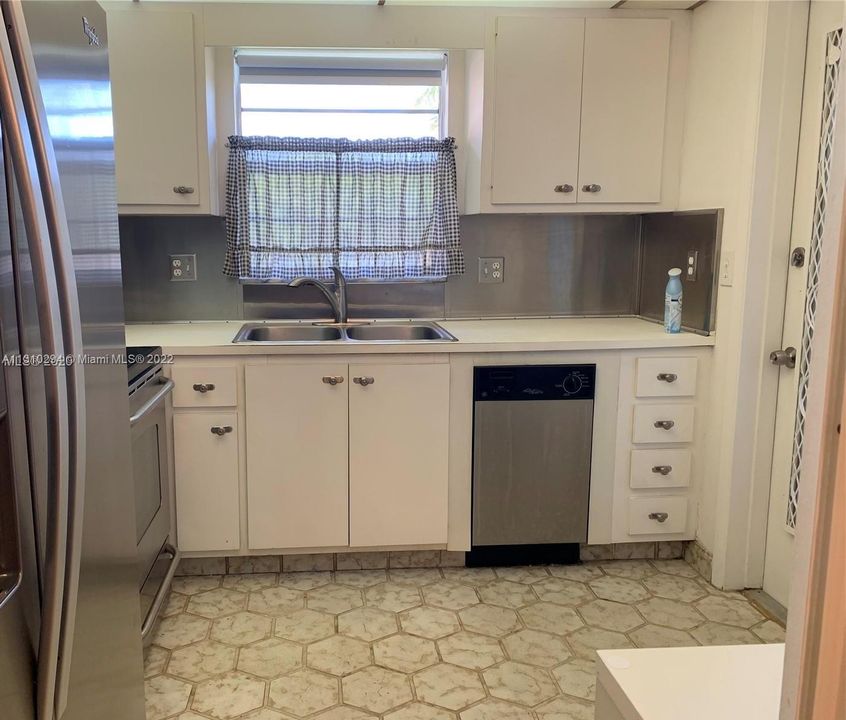 Recently Sold: $145,000 (2 beds, 2 baths, 968 Square Feet)