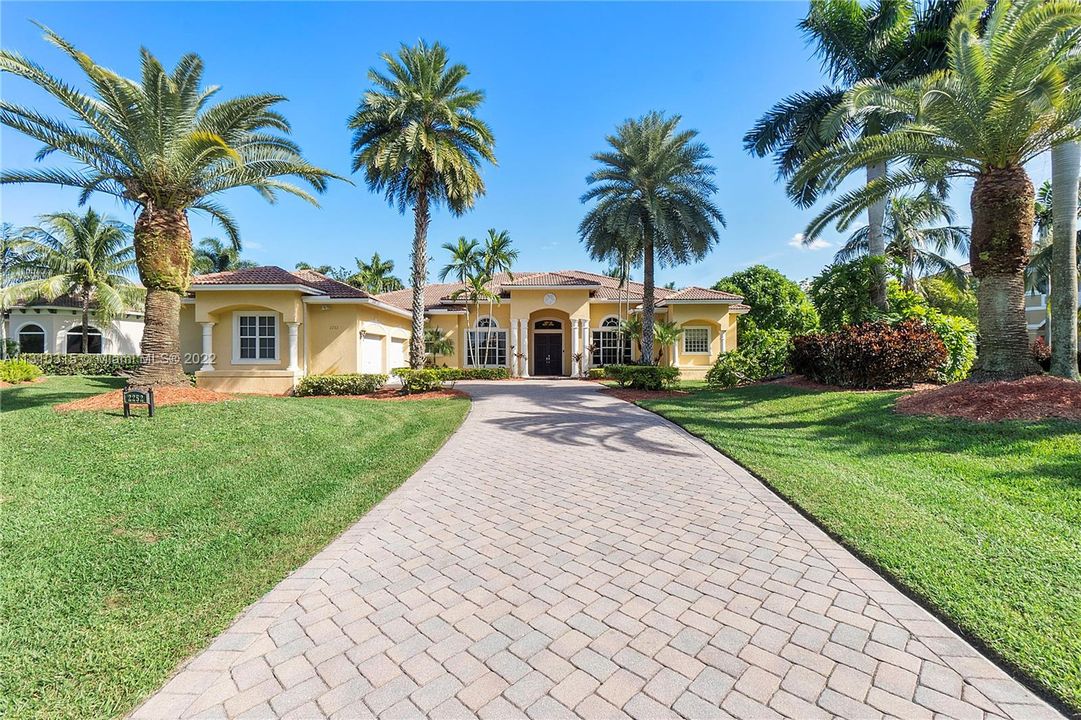 Recently Sold: $1,250,000 (6 beds, 4 baths, 3628 Square Feet)
