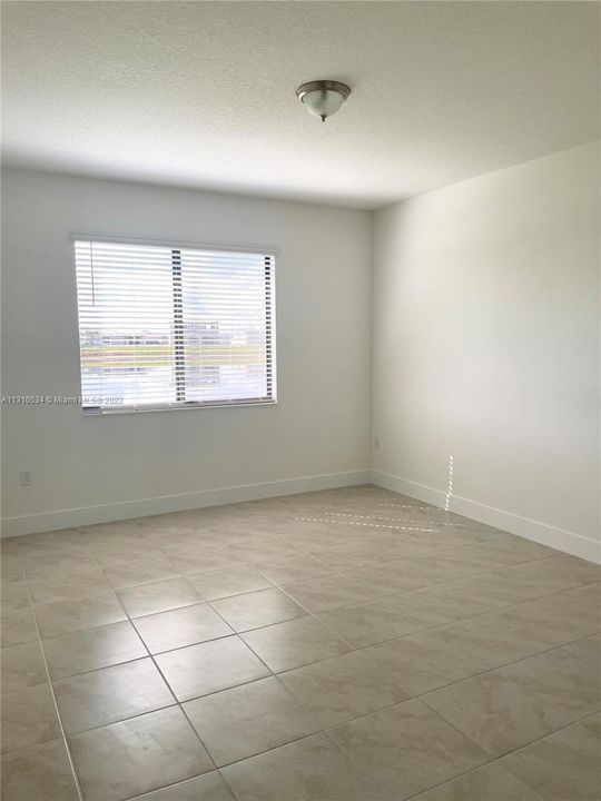 Recently Rented: $2,900 (3 beds, 2 baths, 1726 Square Feet)