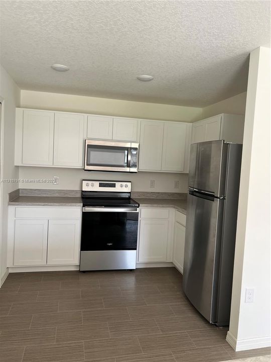 Recently Rented: $1,750 (3 beds, 2 baths, 0 Square Feet)