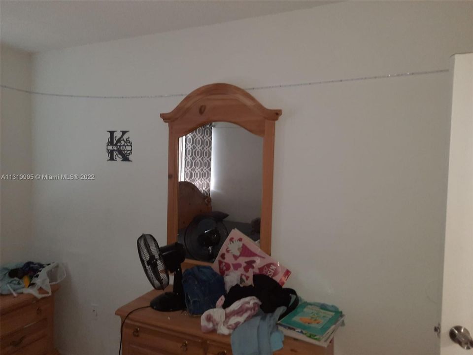 最近售出: $107,000 (2 贝兹, 1 浴室, 810 平方英尺)