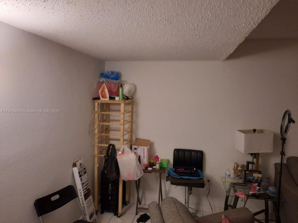 最近售出: $107,000 (2 贝兹, 1 浴室, 810 平方英尺)