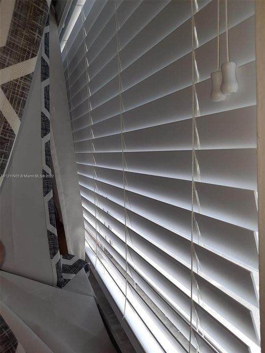 最近售出: $107,000 (2 贝兹, 1 浴室, 810 平方英尺)