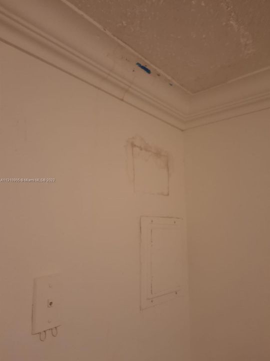 最近售出: $107,000 (2 贝兹, 1 浴室, 810 平方英尺)