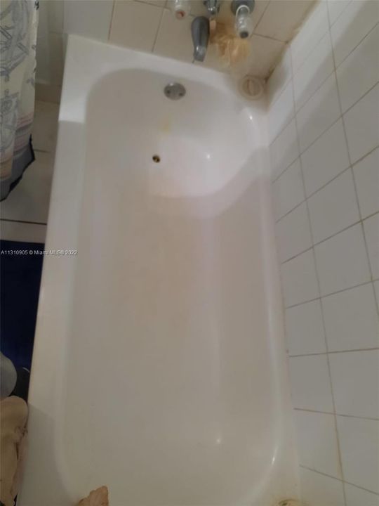 最近售出: $107,000 (2 贝兹, 1 浴室, 810 平方英尺)