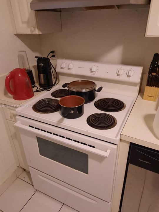 最近售出: $107,000 (2 贝兹, 1 浴室, 810 平方英尺)