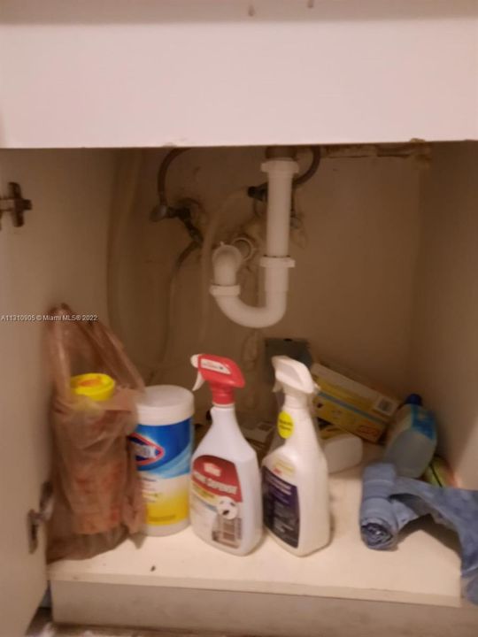 最近售出: $107,000 (2 贝兹, 1 浴室, 810 平方英尺)