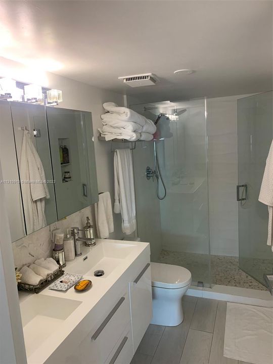 Recently Sold: $525,000 (1 beds, 1 baths, 972 Square Feet)