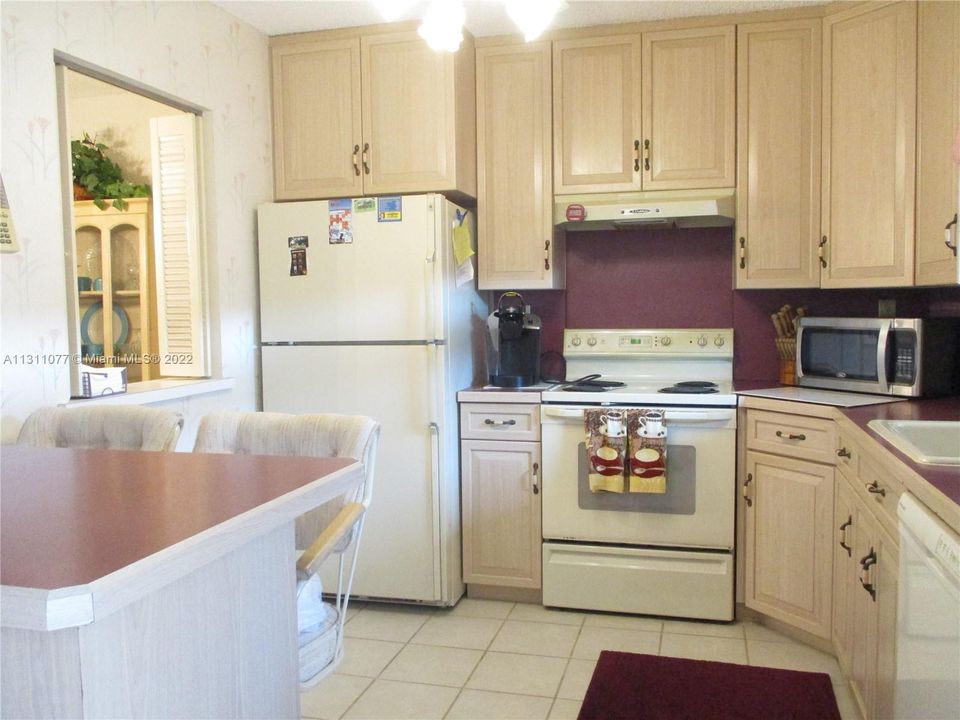 TWO SEAT BREAKFAST NOOK IN KITCHEN