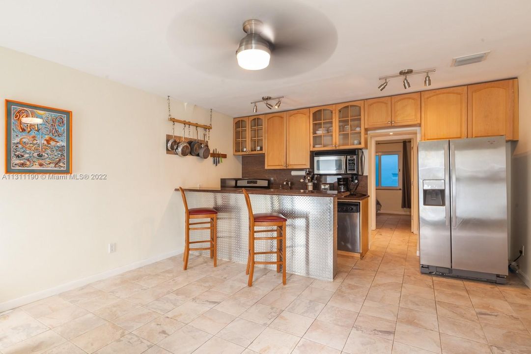 Recently Sold: $295,000 (1 beds, 1 baths, 474 Square Feet)