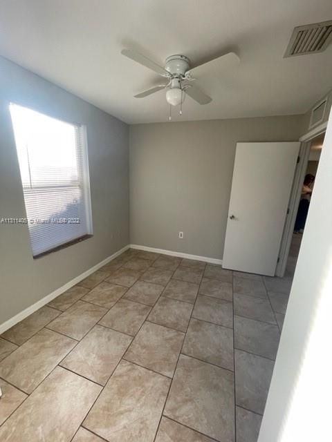 Recently Rented: $2,500 (3 beds, 2 baths, 2940 Square Feet)