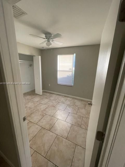 Recently Rented: $2,500 (3 beds, 2 baths, 2940 Square Feet)