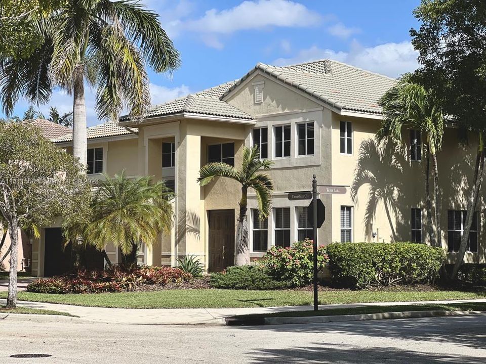 Recently Sold: $1,245,000 (6 beds, 3 baths, 3894 Square Feet)