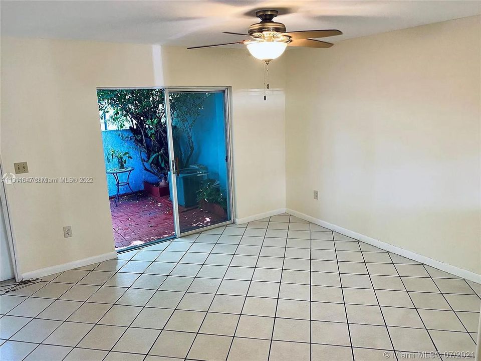 Recently Sold: $515,000 (1 beds, 1 baths, 776 Square Feet)