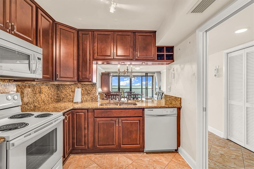 Recently Sold: $799,000 (2 beds, 2 baths, 0 Square Feet)