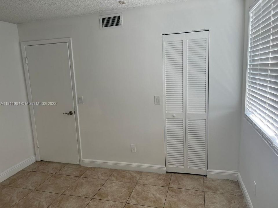 Recently Rented: $2,000 (2 beds, 2 baths, 1073 Square Feet)