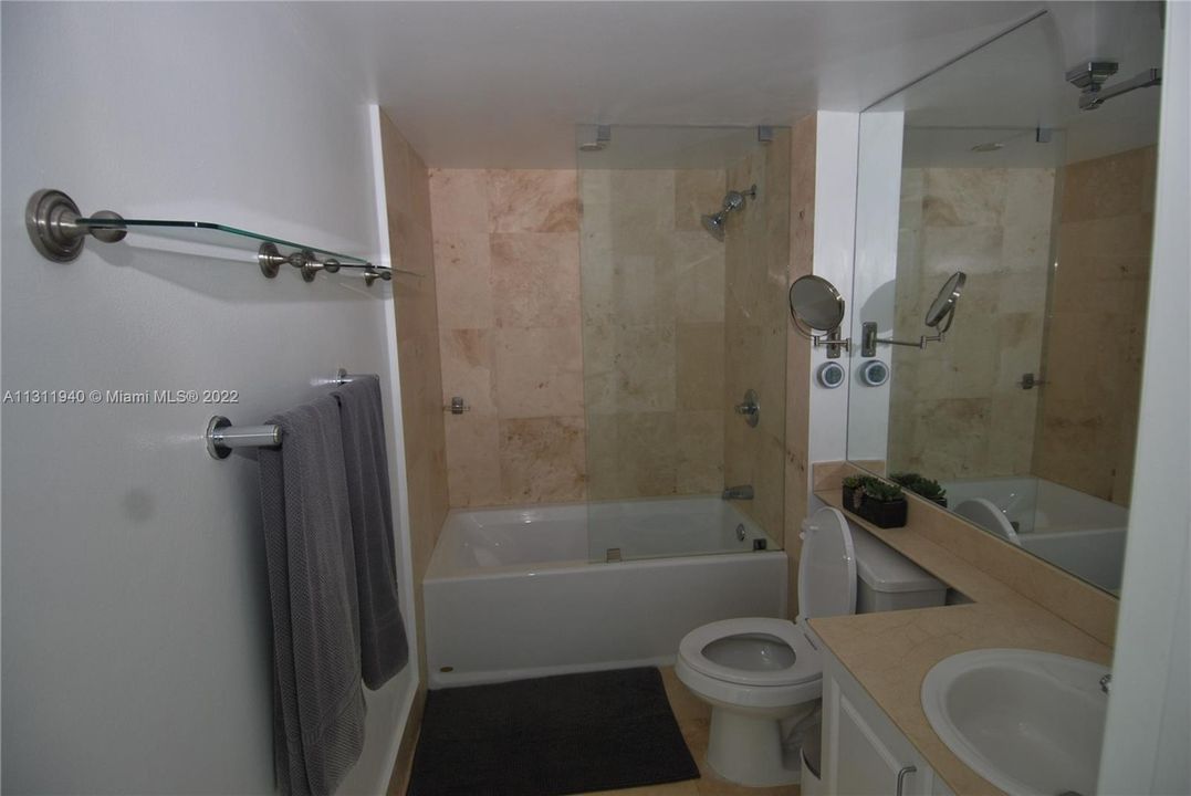 Недавно арендовано: $5,000 (1 спален, 1 ванн, 780 Квадратных фут)