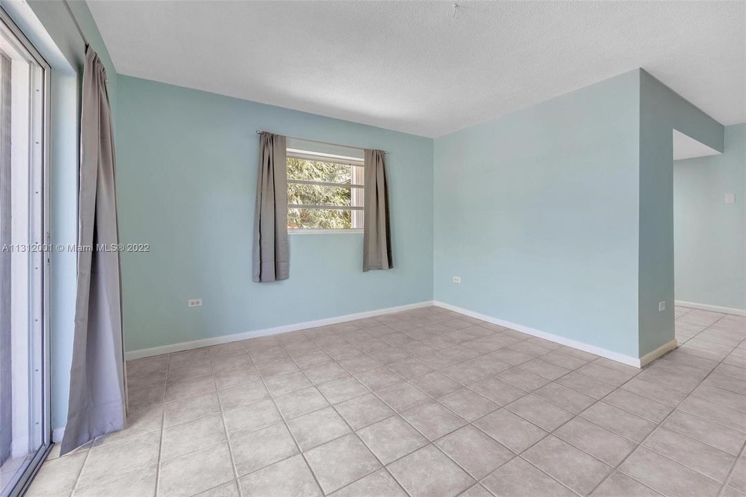 Recently Sold: $350,000 (2 beds, 2 baths, 860 Square Feet)