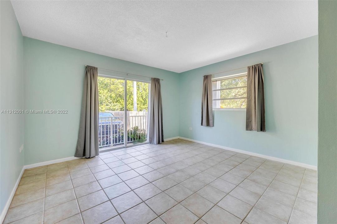 Recently Sold: $350,000 (2 beds, 2 baths, 860 Square Feet)