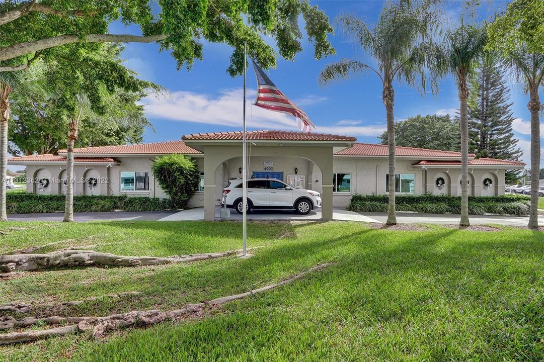 Недавно продано: $250,000 (2 спален, 2 ванн, 1068 Квадратных фут)