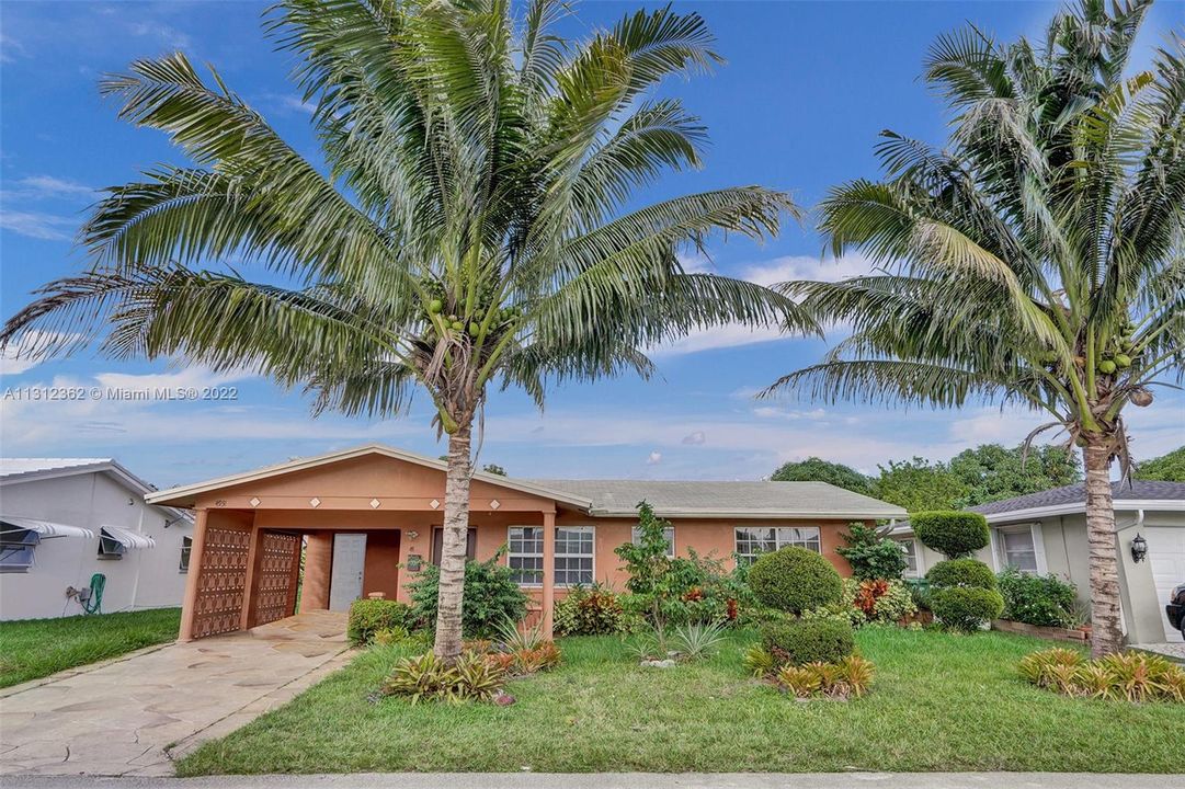 Недавно продано: $250,000 (2 спален, 2 ванн, 1068 Квадратных фут)