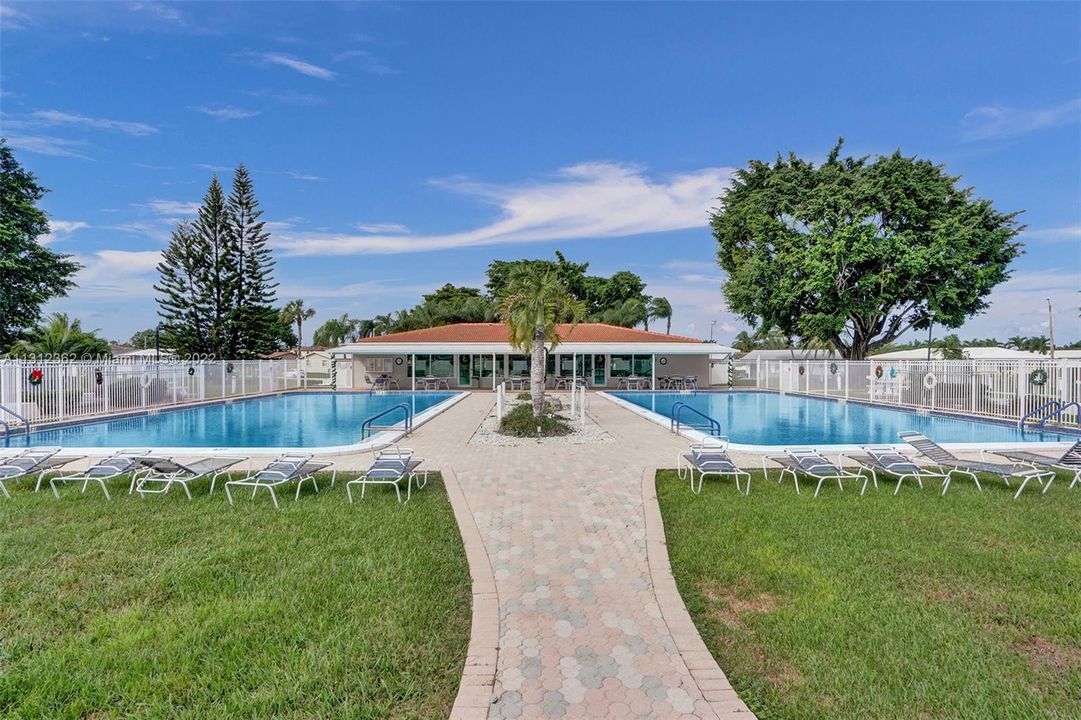 Недавно продано: $250,000 (2 спален, 2 ванн, 1068 Квадратных фут)