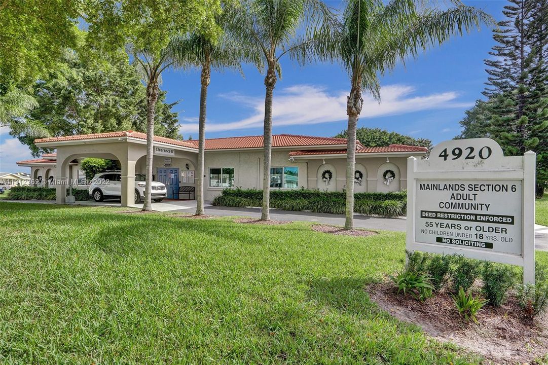 Недавно продано: $250,000 (2 спален, 2 ванн, 1068 Квадратных фут)