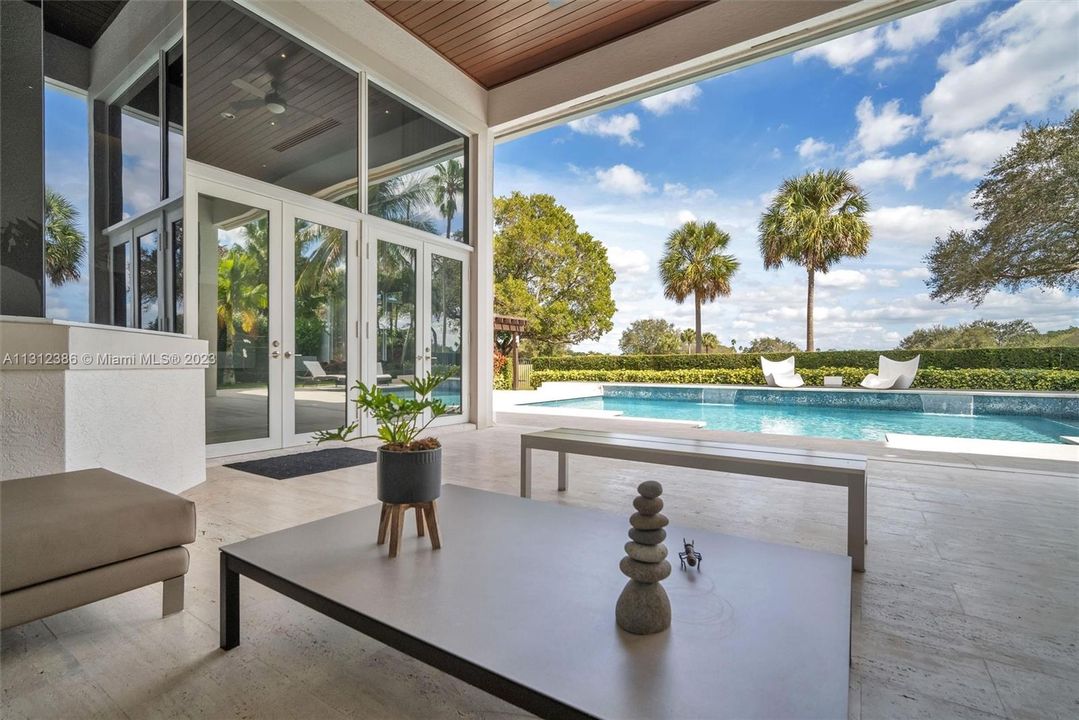 Recently Sold: $3,300,000 (5 beds, 5 baths, 5843 Square Feet)
