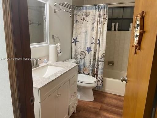 Recently Rented: $4,000 (2 beds, 2 baths, 1176 Square Feet)