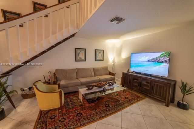 Recently Rented: $4,500 (2 beds, 2 baths, 1160 Square Feet)