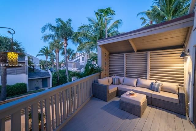Recently Rented: $4,500 (2 beds, 2 baths, 1160 Square Feet)
