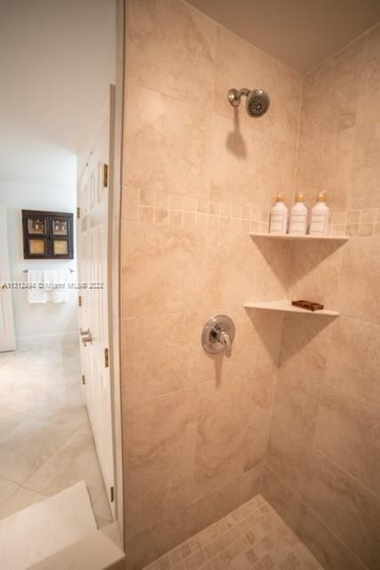 Recently Rented: $4,500 (2 beds, 2 baths, 1160 Square Feet)