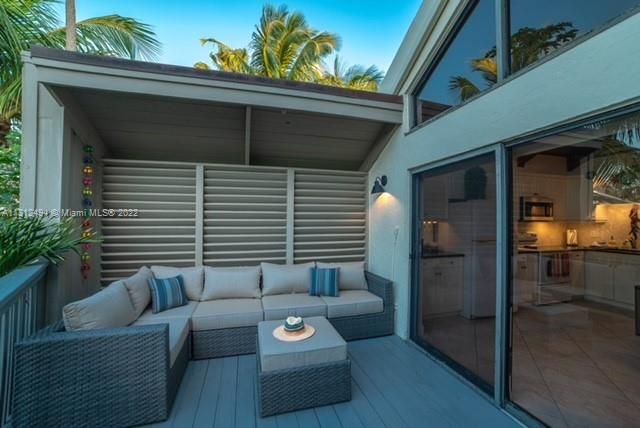 Recently Rented: $4,500 (2 beds, 2 baths, 1160 Square Feet)